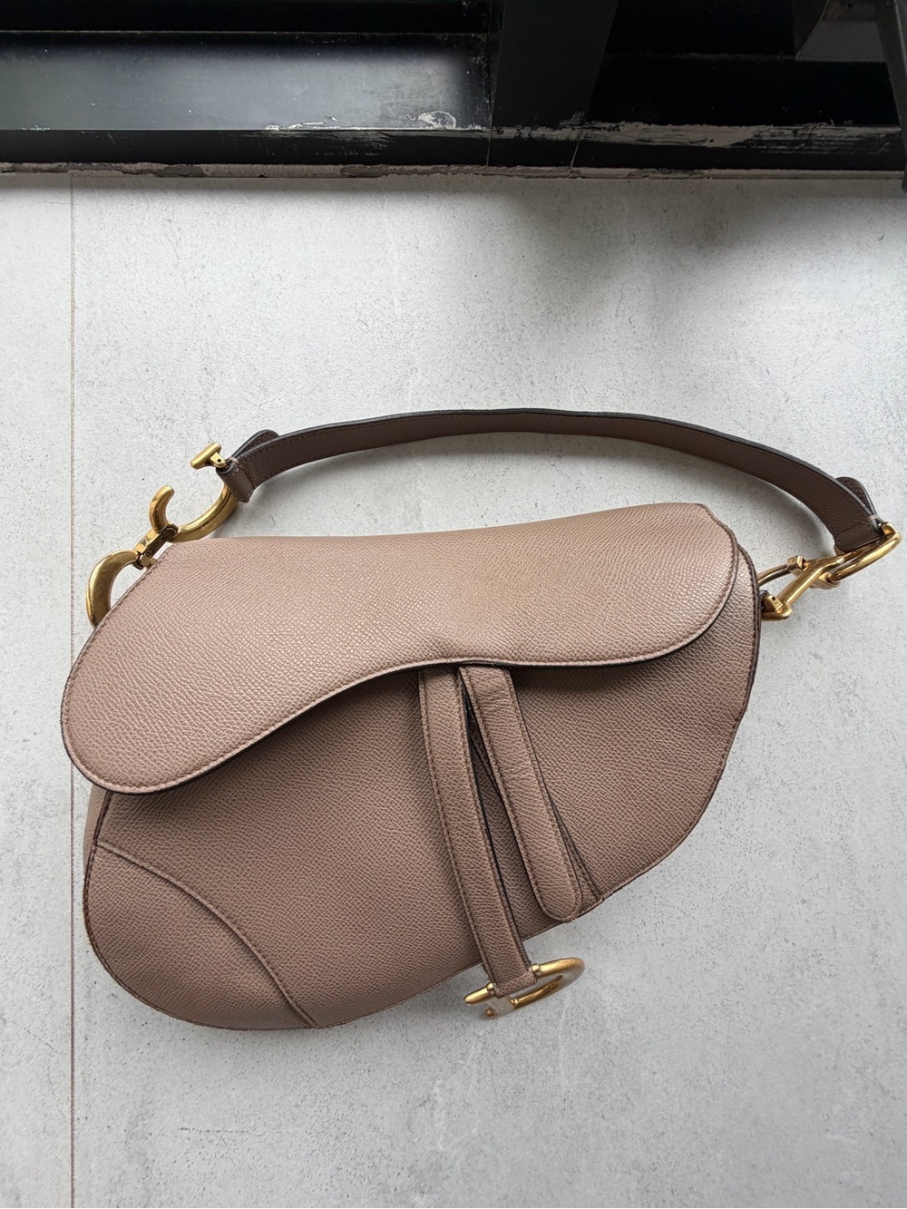 Dior Saddle Shoulder Bag in Taupe with Navy Logo Strap - Picture 2 of 14